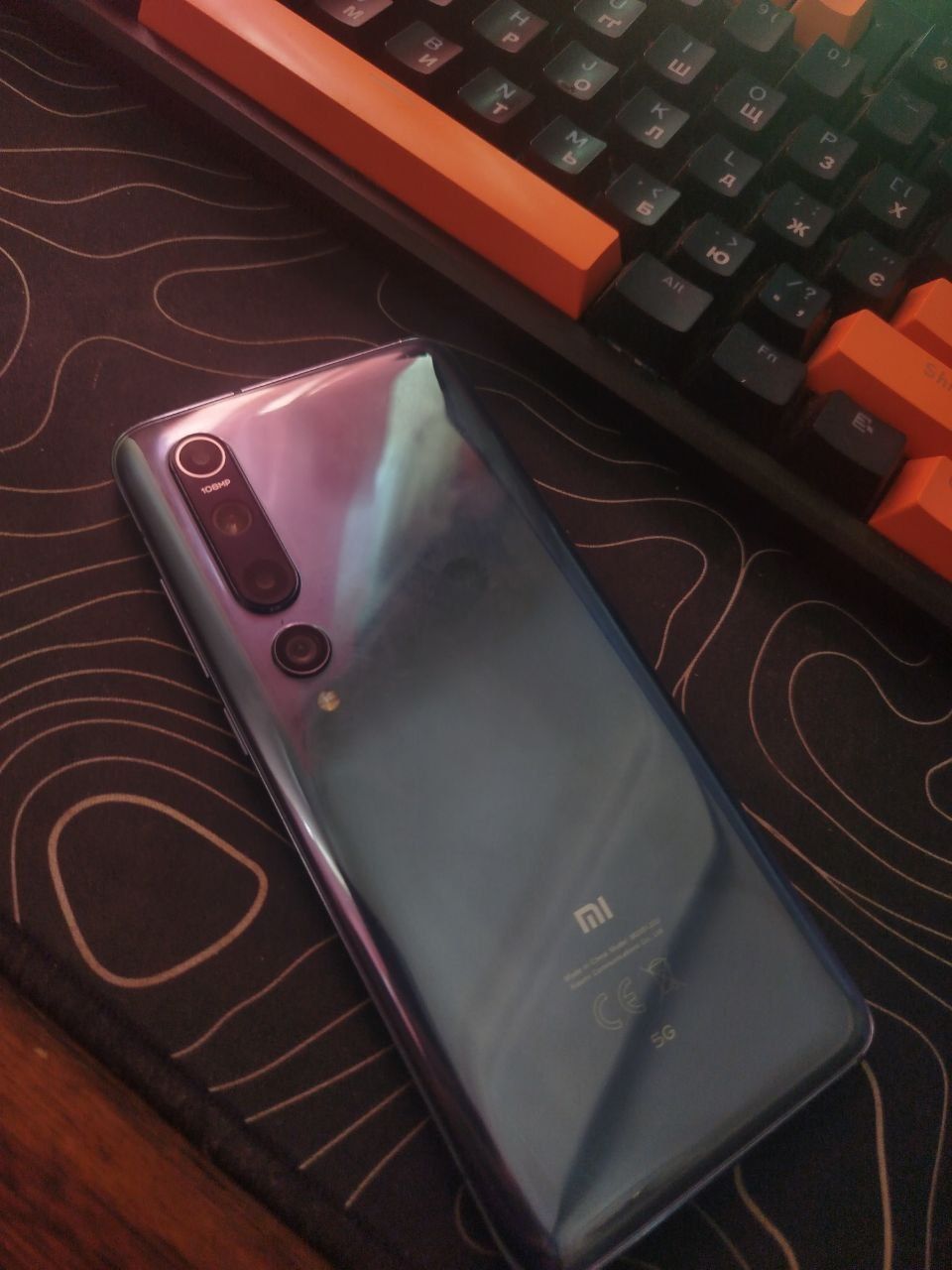 Продаю флагман Mi 10 8/128