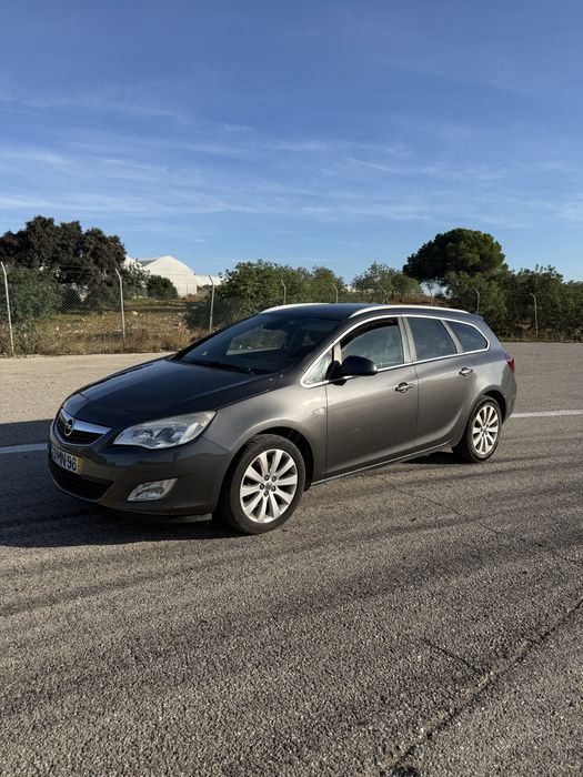 Opel Astra J 2011