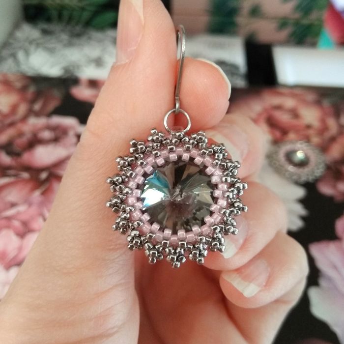 Kolczyki ze szklanych koralików handmade kolor srebrny