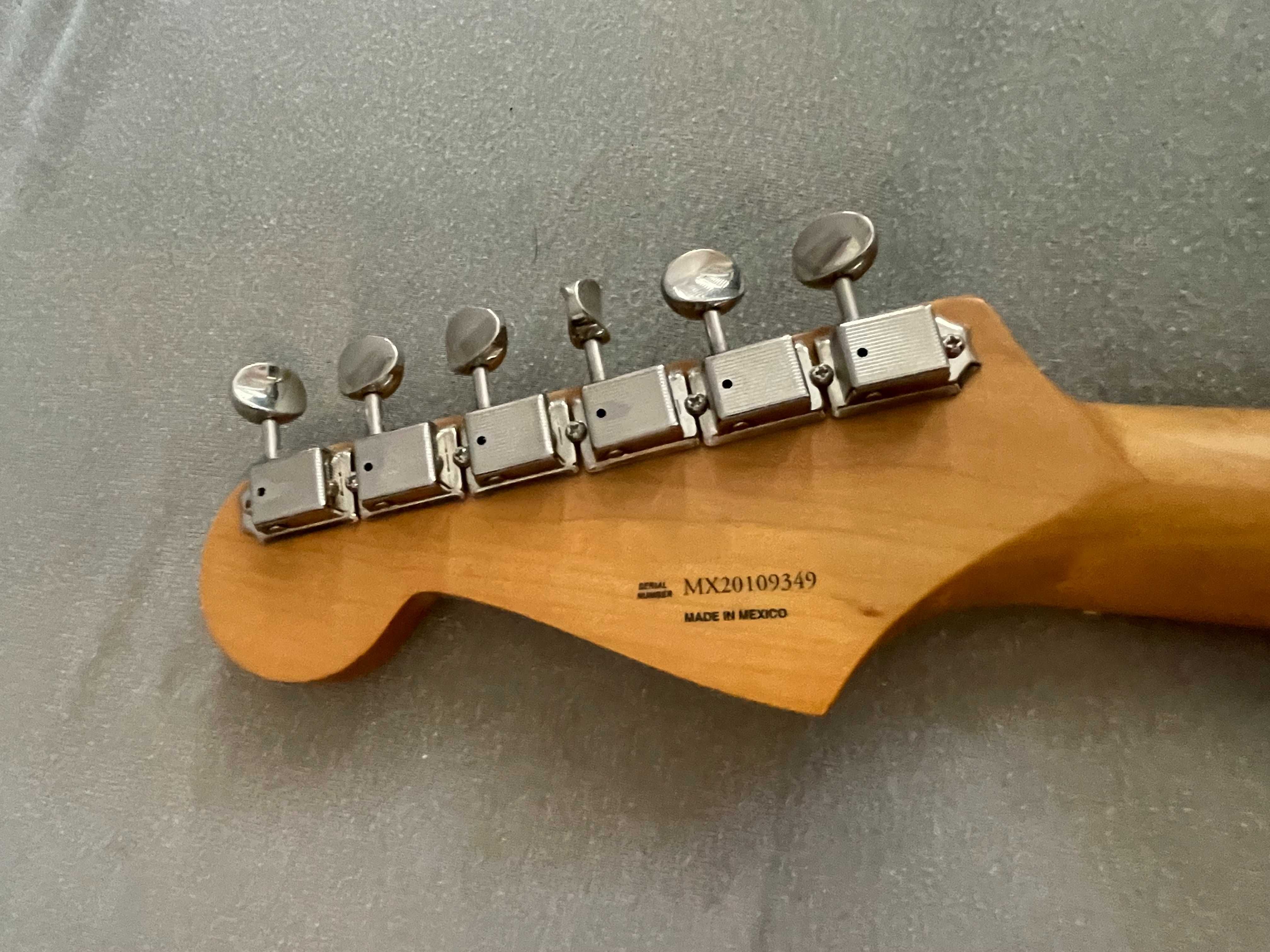 Gitara elektryczna Fender Artist H.E.R. Stratocaster MN CHRM GLW