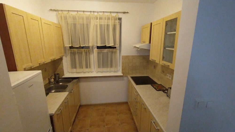 Wynajmę pół domu - osobne wejście. Osiedle zamknięte. Od grudnia