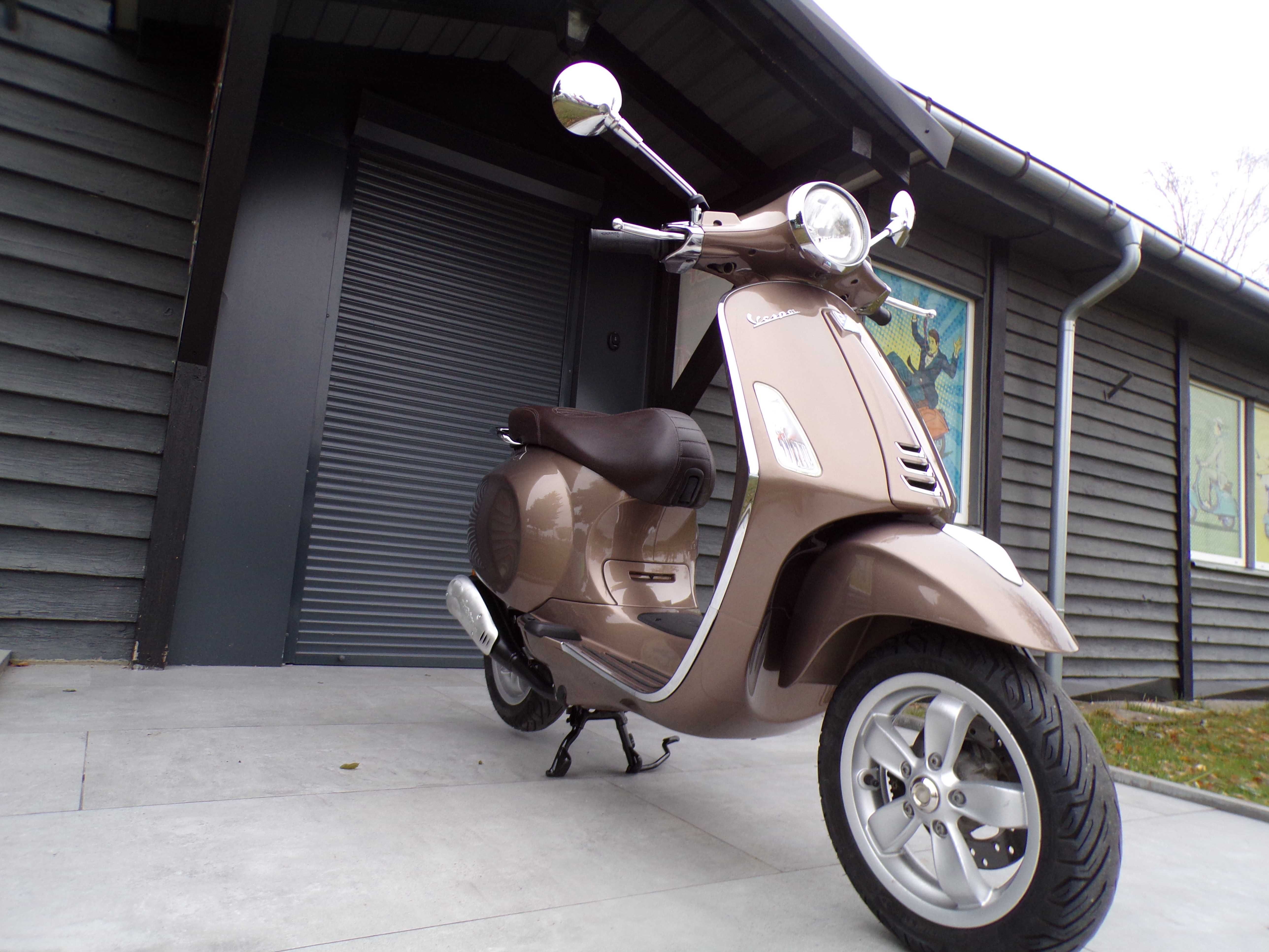 Vespa Primavera kolor Brąz-Metalic 50cc 2T Odblokowana tłumik ARROW