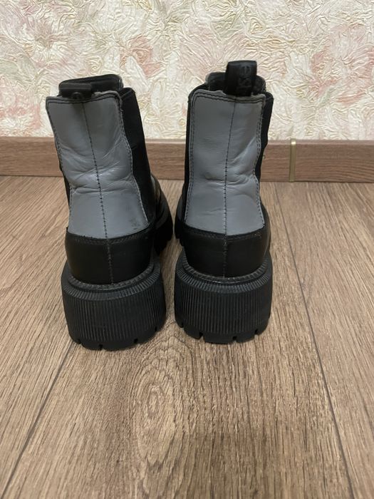 Взуття для дівчинки Estro