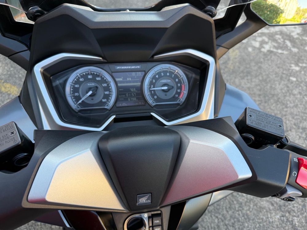 Honda Forza 350 como nova