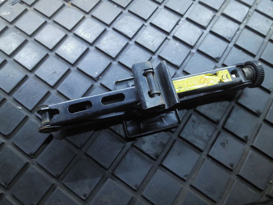 FIAT BRAVA LEWAREK PODNOŚNIK SAMOCHODOWY