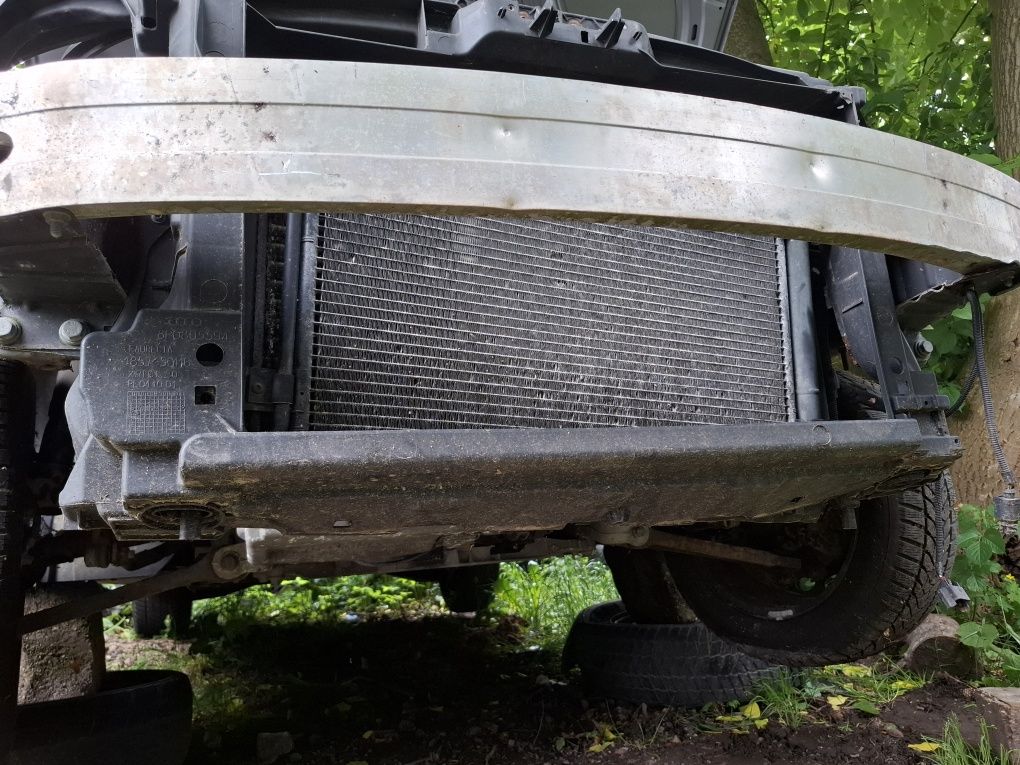 Przednia ścianka wzmocnienie belka audi a3 8p 1.6 benz mpi panel