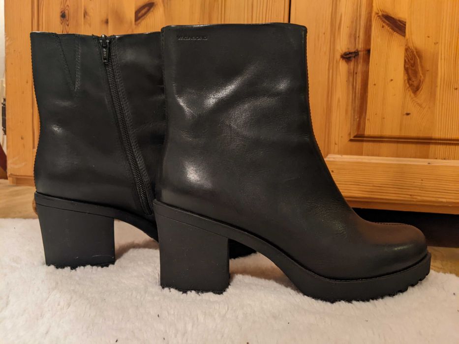 Ботильйони жіночі Vagabond демісезонні р.41 шкіра молнія платформа