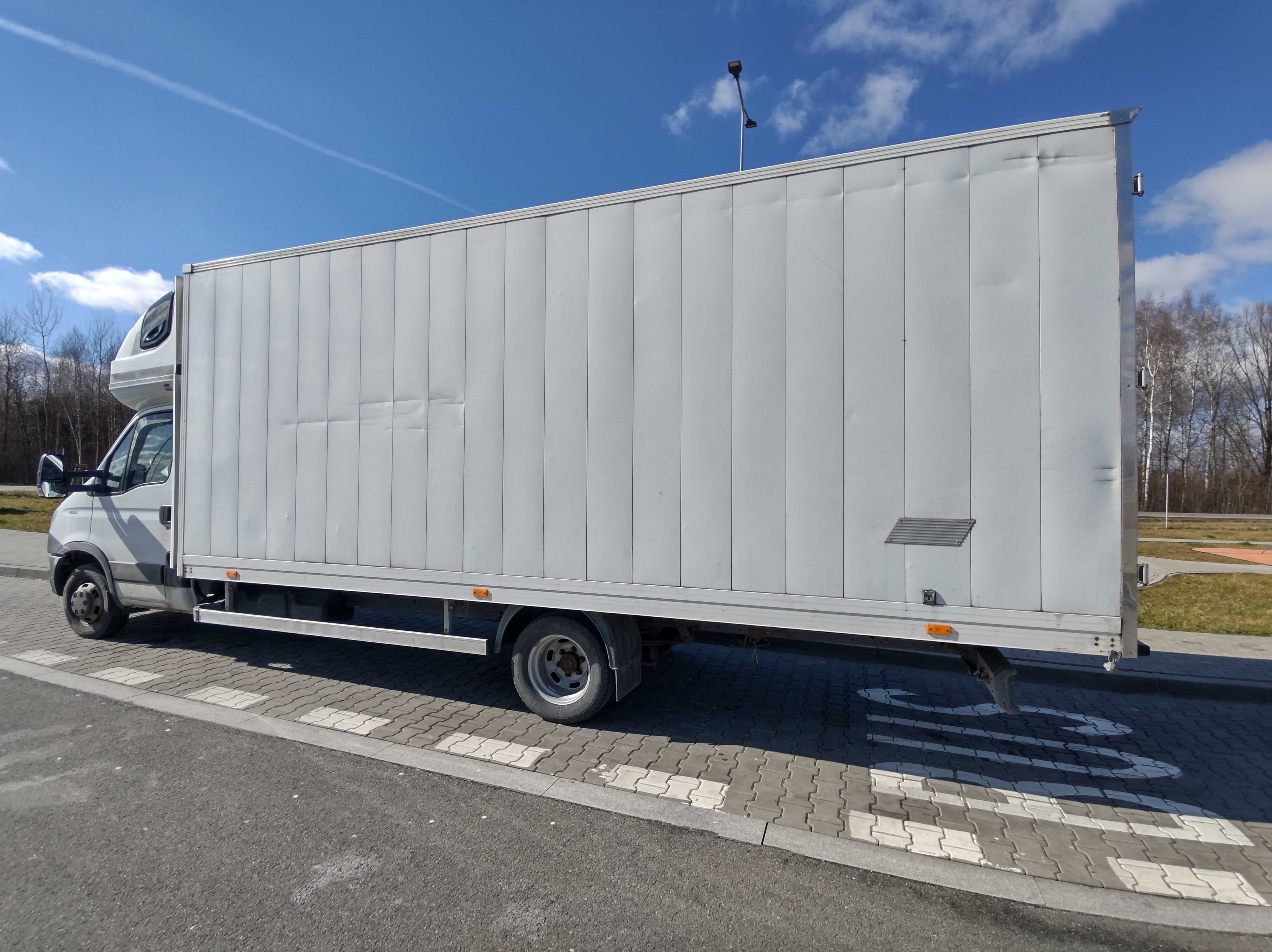 Wywóz mebli sprzątanie piwnic garaży strychów.Przeprowadzki transport.