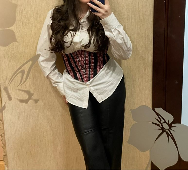 Вишитий корсет. Подовжений. На завʼязках.