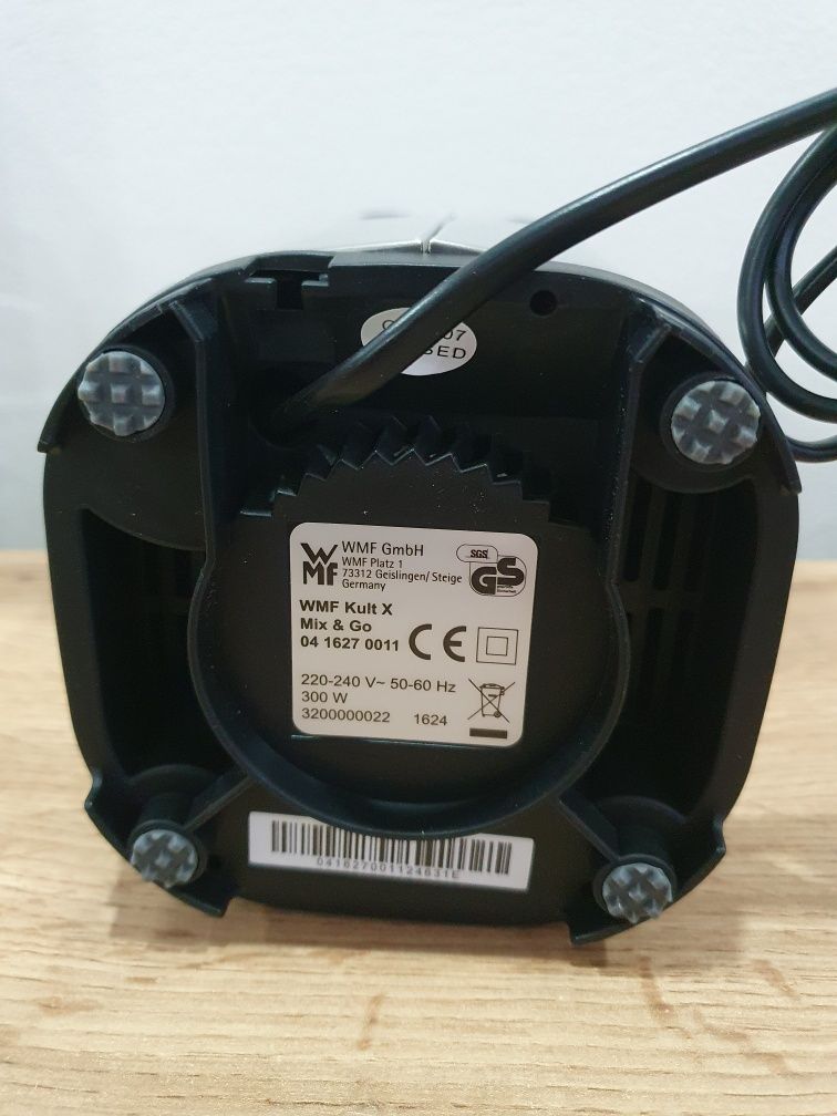 Blender kielichowy WMF Kult X Mix&Go 300W