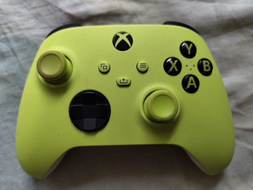 Pad Xbox series x/s electric volt
