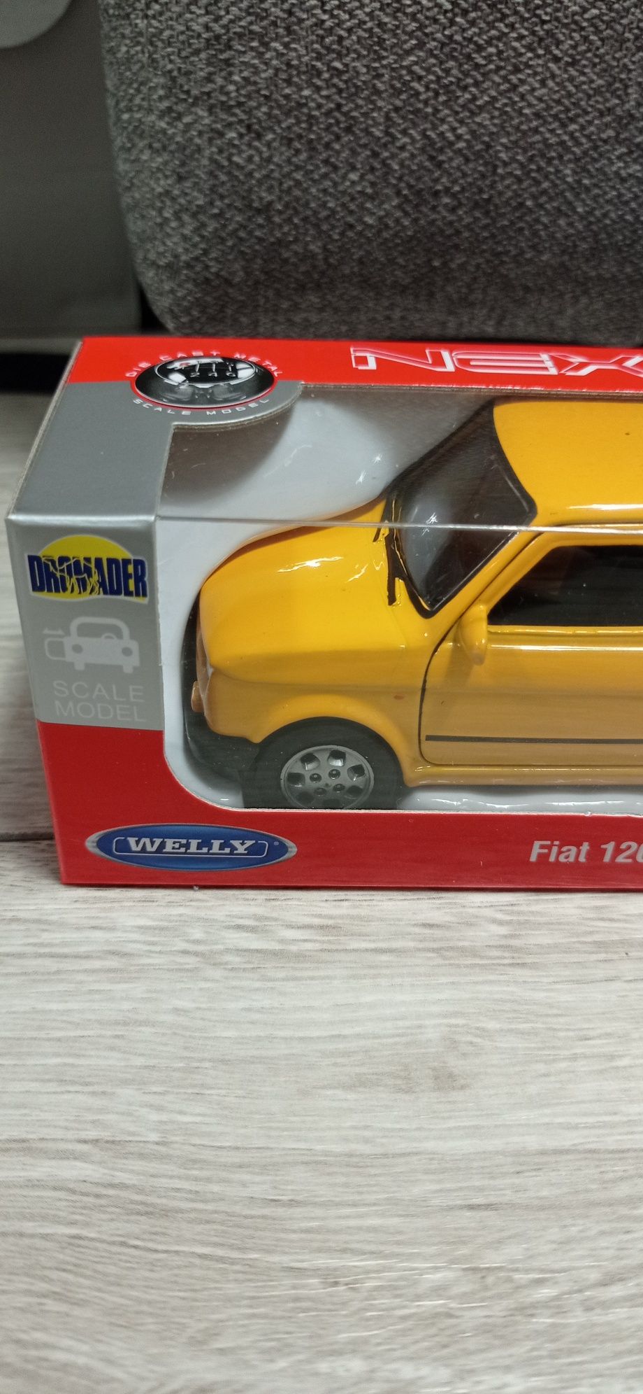 Welly Fiat 126 skala 1:34 maluch żółty auto samochód zabawka