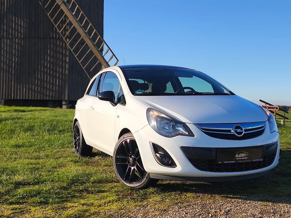 Opel Corsa Opel Corsa White & Black edition