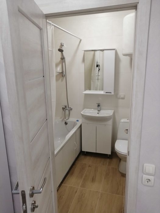 1-кімнатна квартира довгостроково (2,3 км) м.Академ (Олевська, 11)