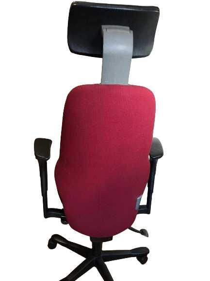 Kinnarps Plus 6 6000 z skórzanym zagłówkiem - Komfortowy fotel biurowy