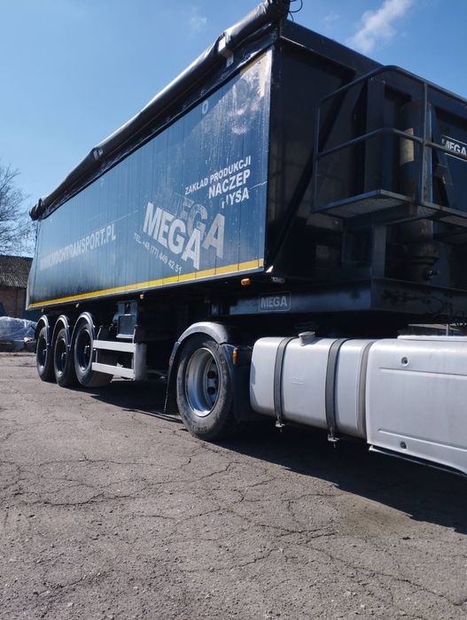 Напівпричі Mega 2007 року intrax