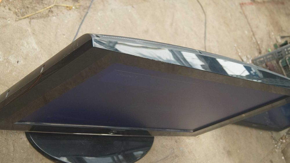 Telewizor Samsung LE 37R81BX/XEC 170W 50Hz sprawny