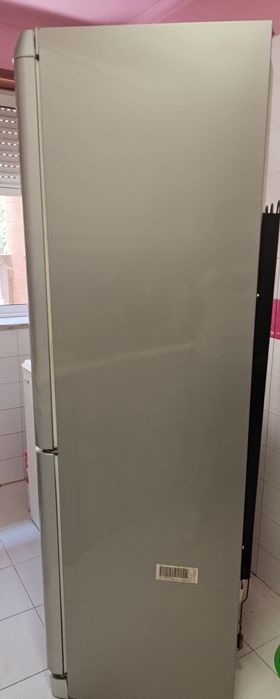 Frigorífico Indesit inox 185 usado