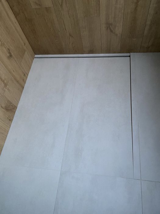 Душовий піддон, полички, меблі з плитки