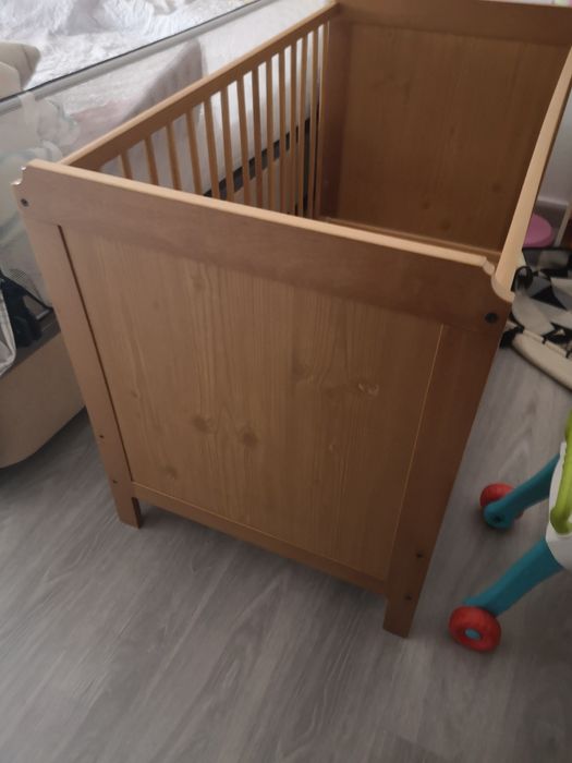 Cama berço com grades