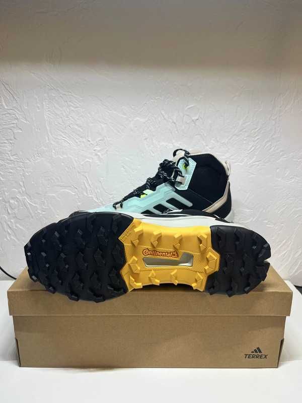 Buty sportowe Adidas Terrex AX4 Mid r.42