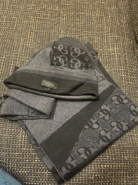 Guess шапка і шарф набір зимова