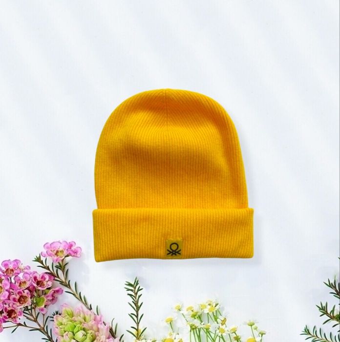 Жіноча /підліткова шапка Benetton