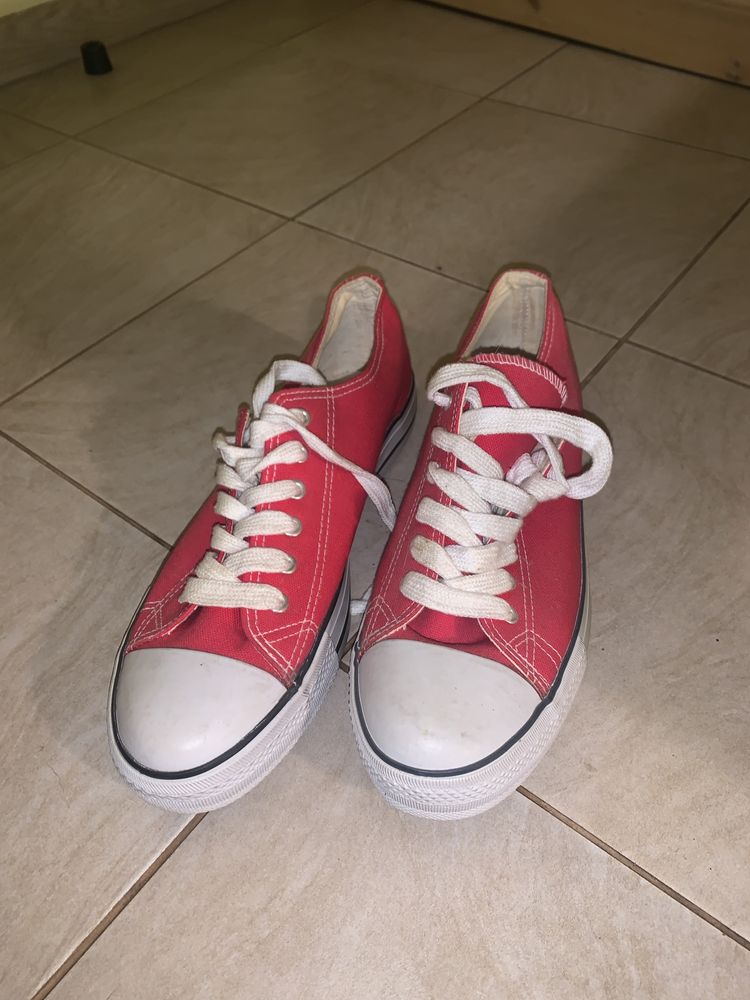 Trampki czerwone rozmiar 42