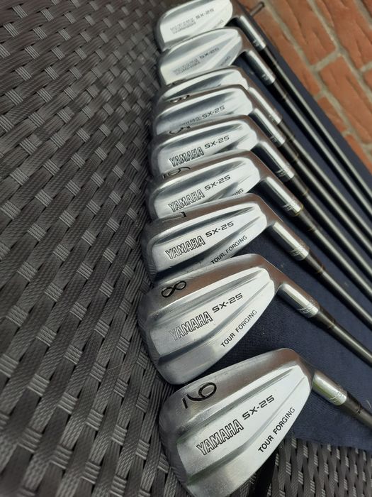 Гольф клюшки, тележкi сумки, мячи