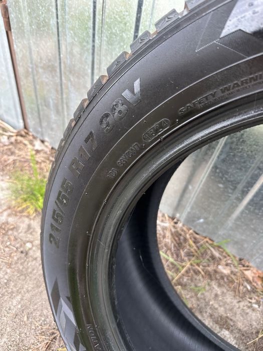 Opony zimowe Kumho Wintercraft WP52, 215/55/17 jak nowe