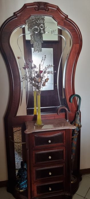 Móvel em bom estado