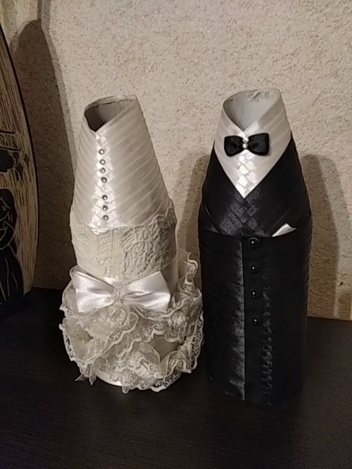 Невеста и жених на бутылку