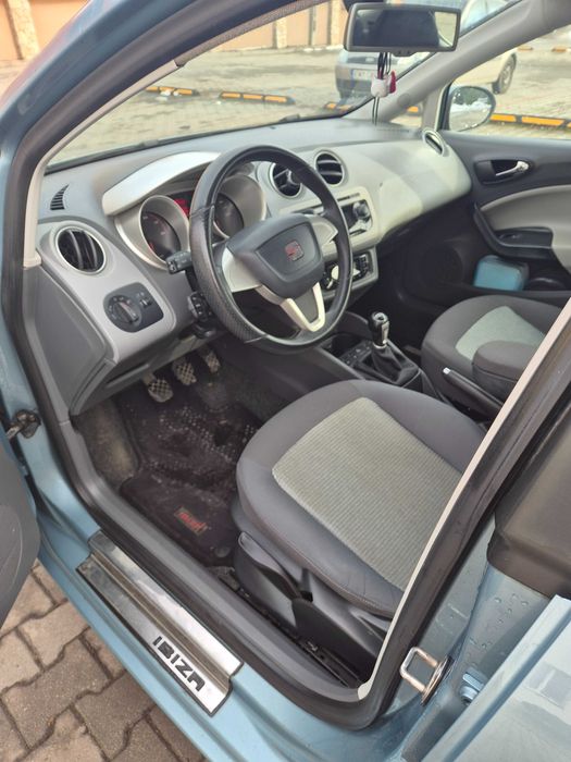 Seat Ibiza IV  bogate wyposażenie