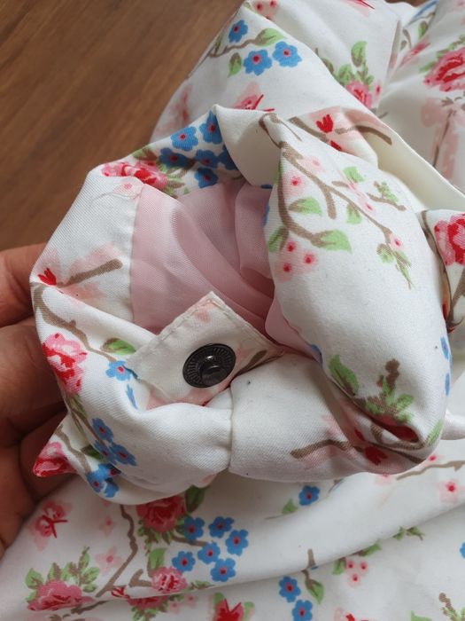 Piękny kombinezon zimowy w kwiaty