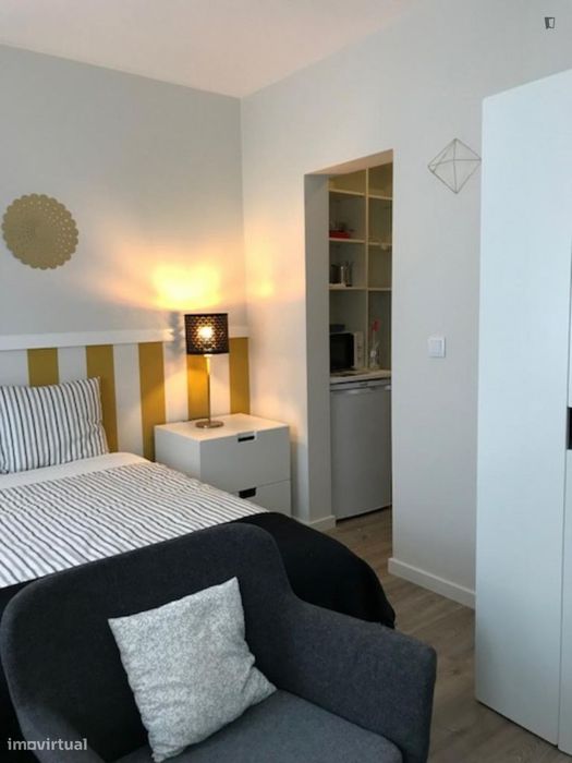 Estúdio - localizado em Campolide Lisbon