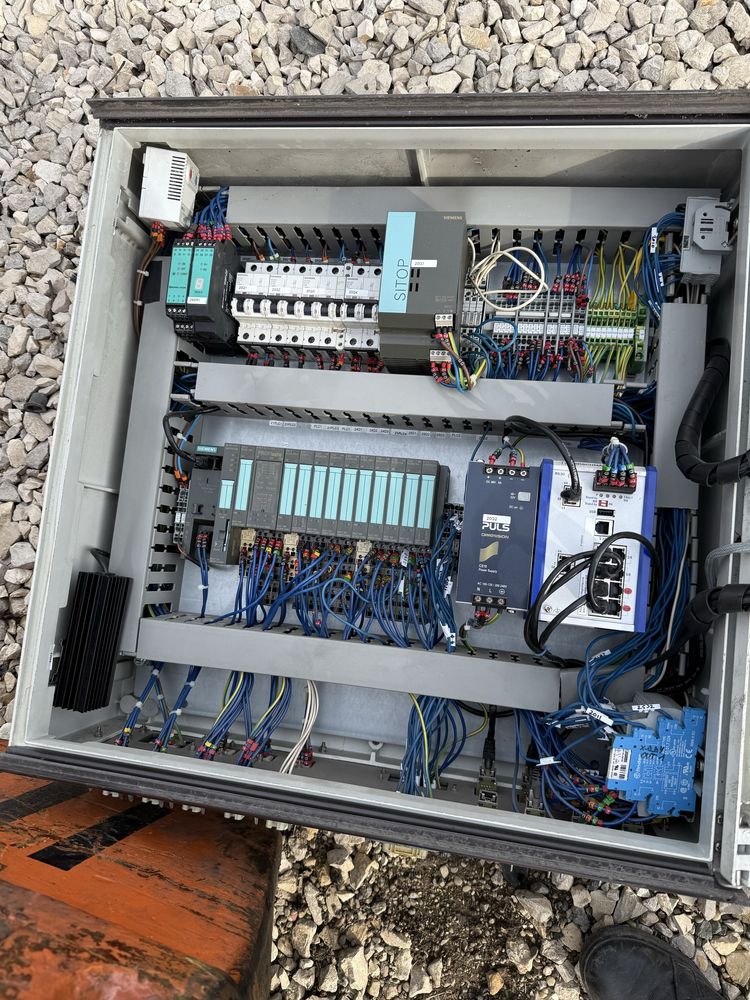 Szafy sterownicze , panel ( rentgen samochodowy ) siemens / hirschmann