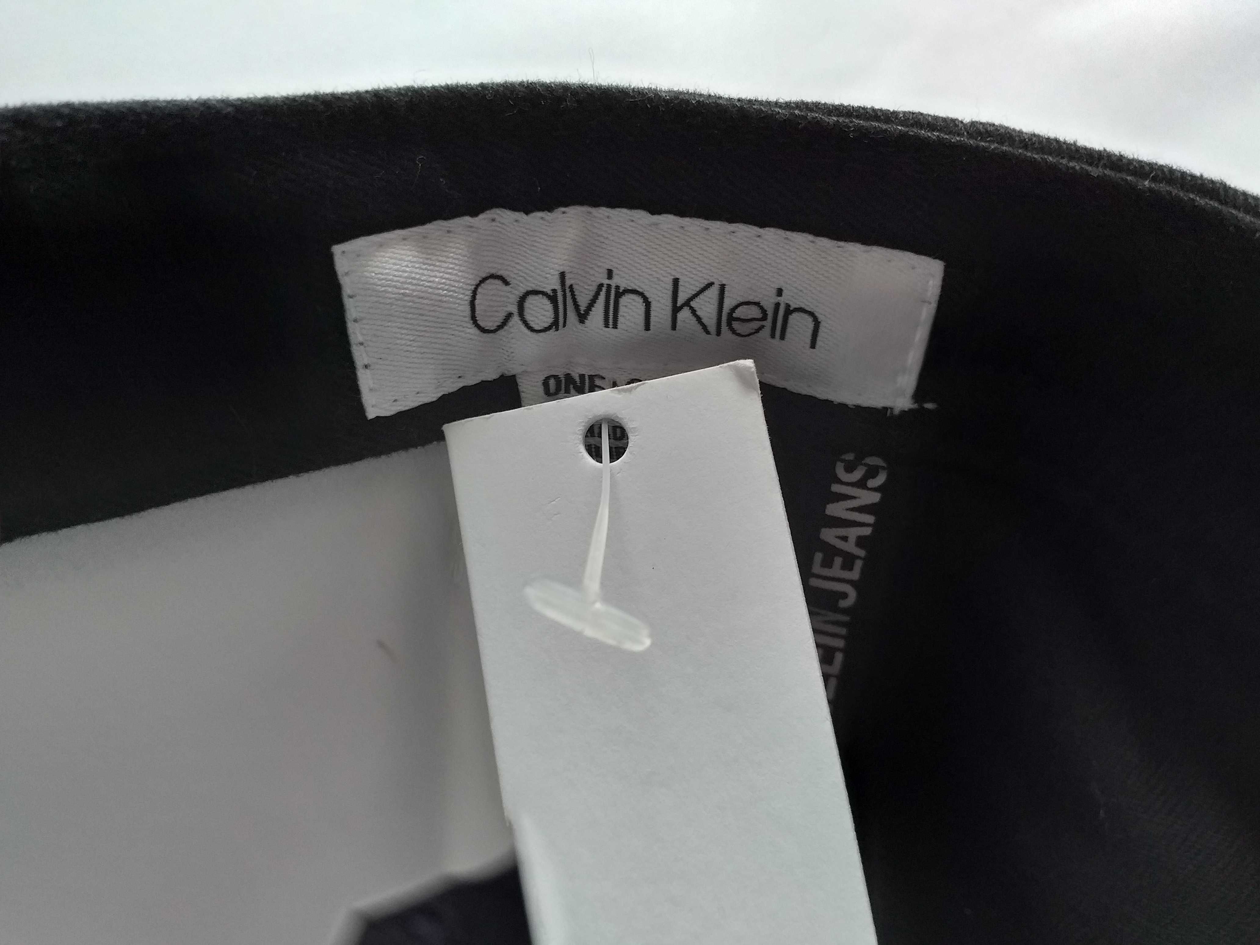 Czapka z daszkiem Calvin Klein  czarna