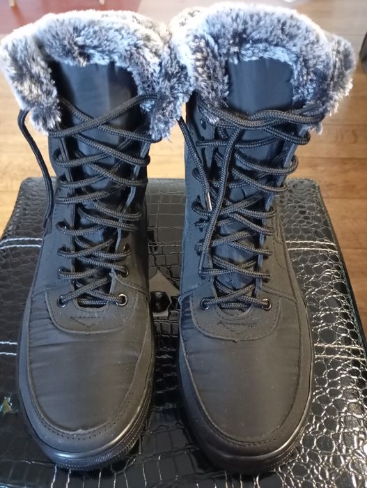 Жіночі чоботи 41 розмір, по устілки 27 см.