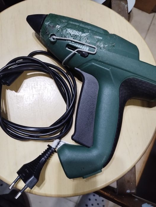 Pistolet do kleju DEDRA