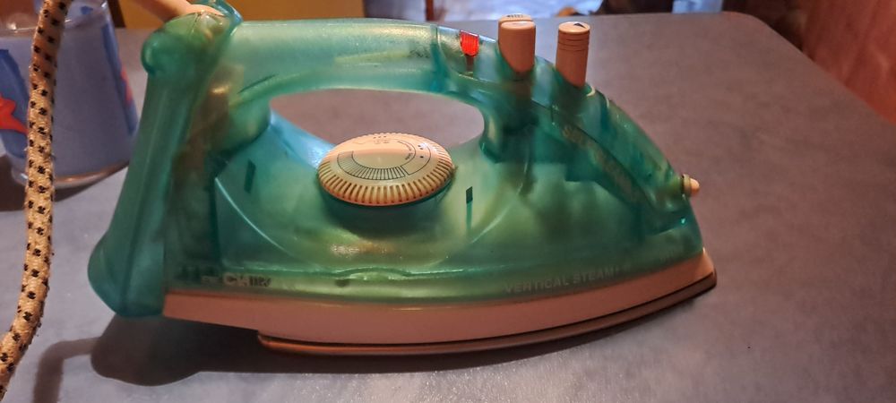 Продам утюг Clatronic