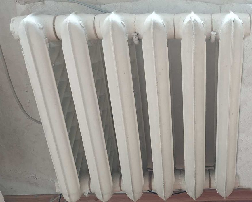 продам чугунную батарею