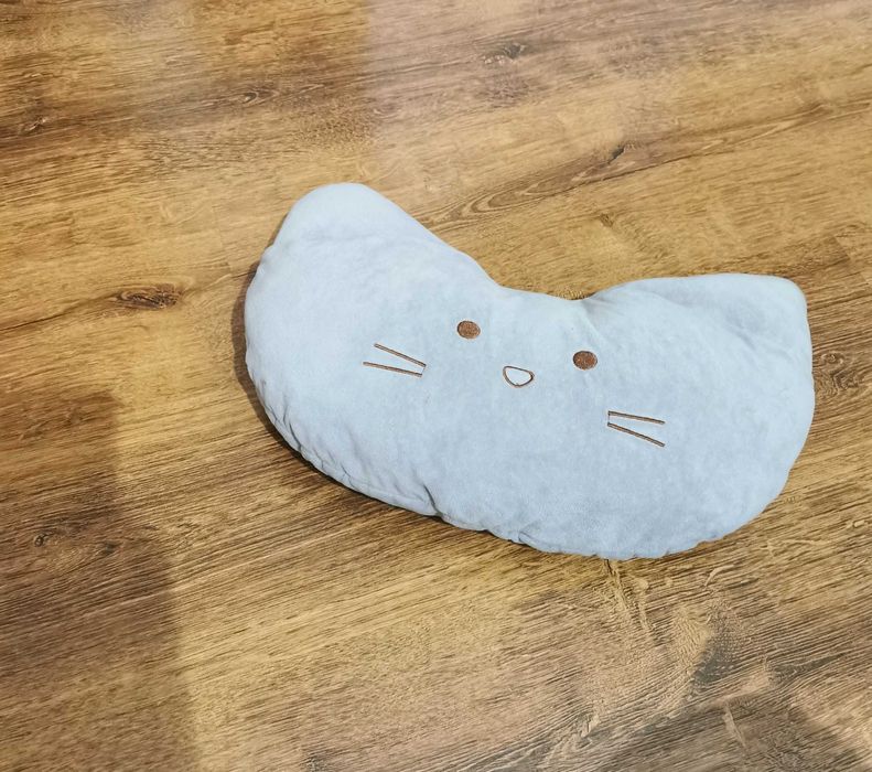 Poduszka w kształcie kota z kieszeniami