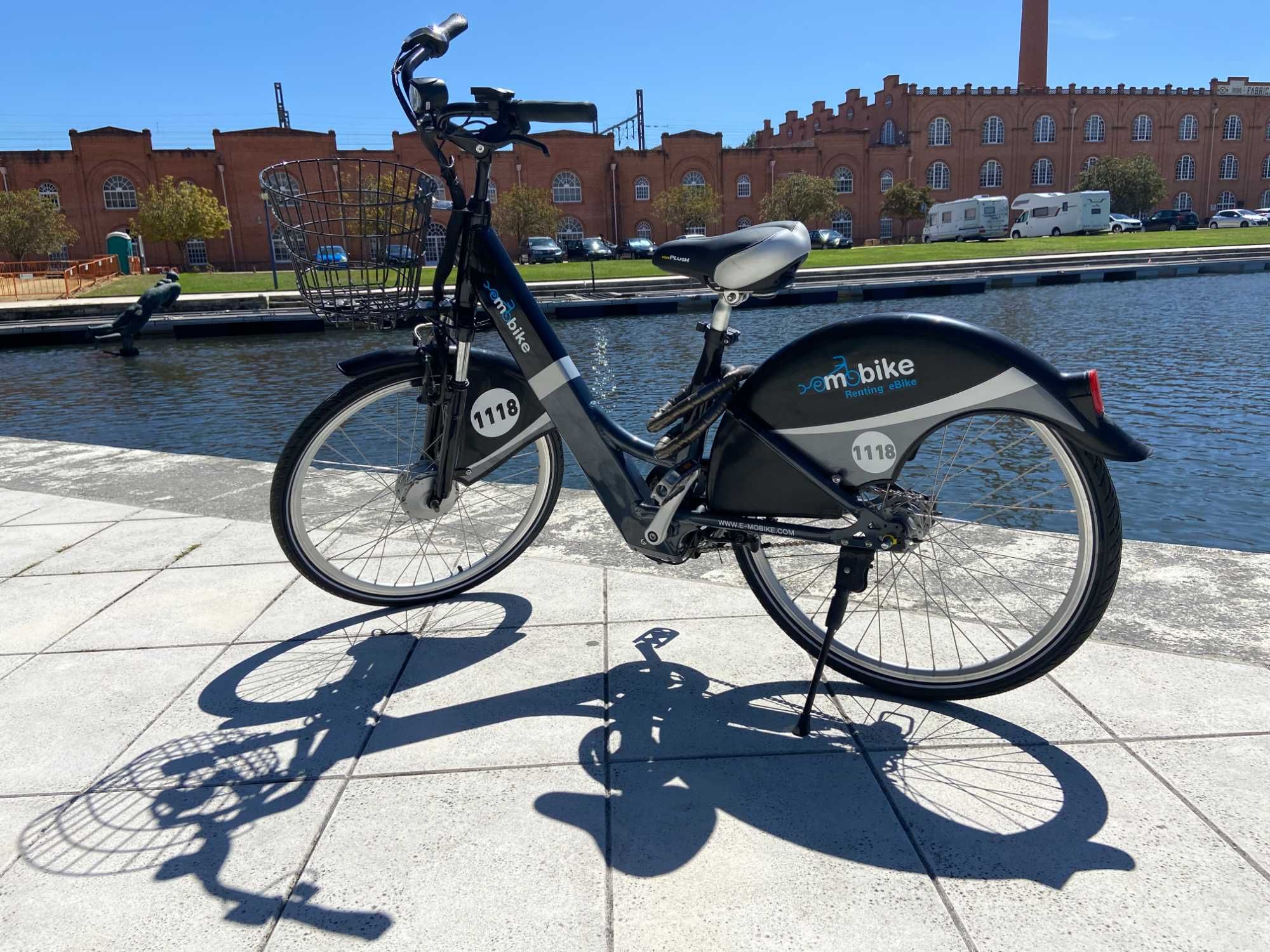 Bicicleta elétrica como NOVA, autonomia 70KM c/ estrutura carregamento