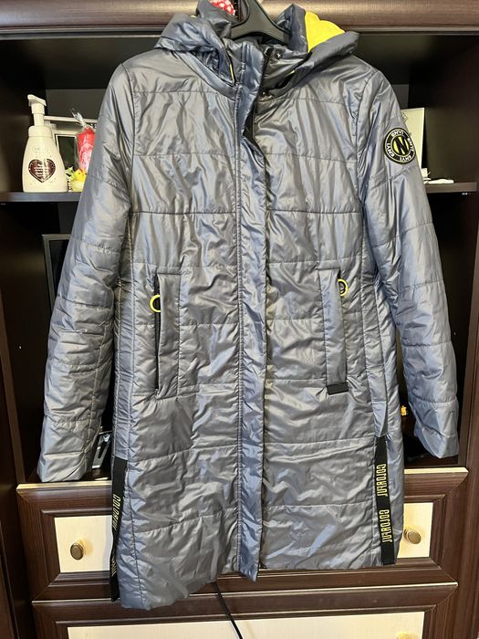 Осіння жіноча куртка