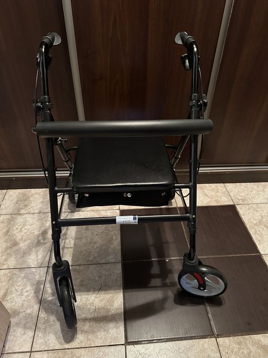 Chodzik balkonik dla seniora