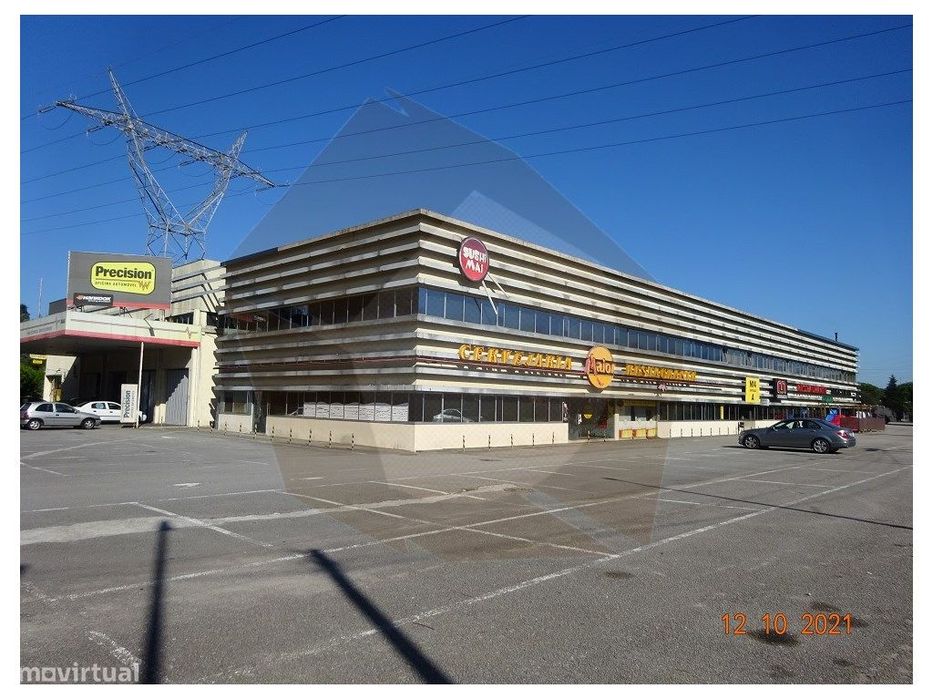 Restauração / Comércio -Parque Comercial Chiolo Maia