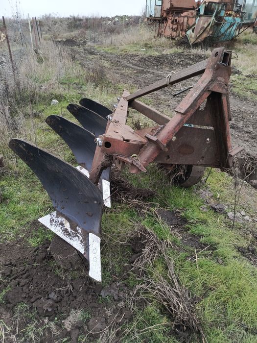 Продам плуг плн4-35
