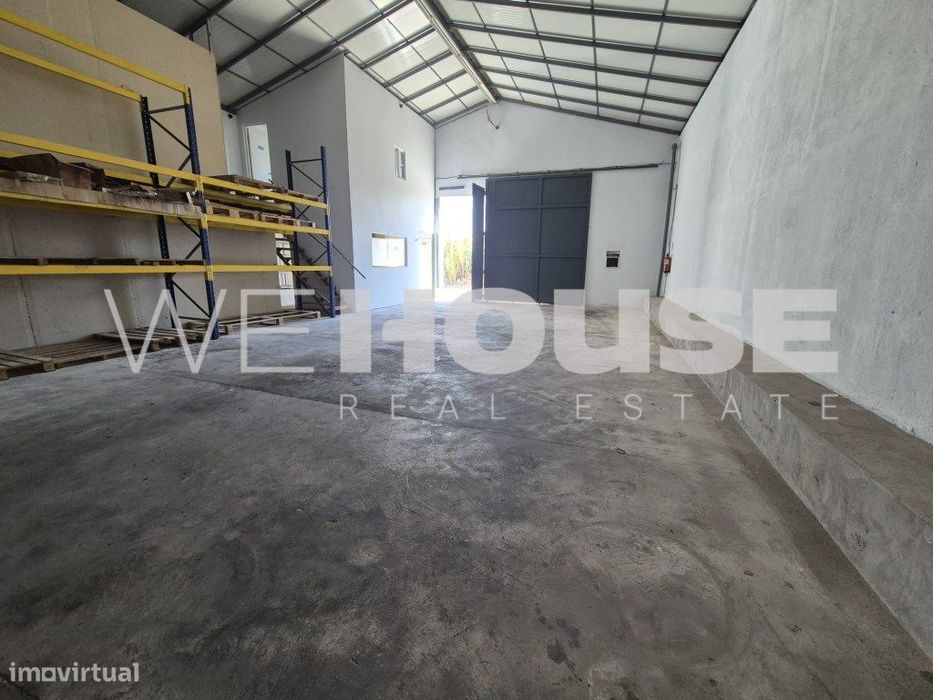 Armazém Industrial 250 m² | Barreiro