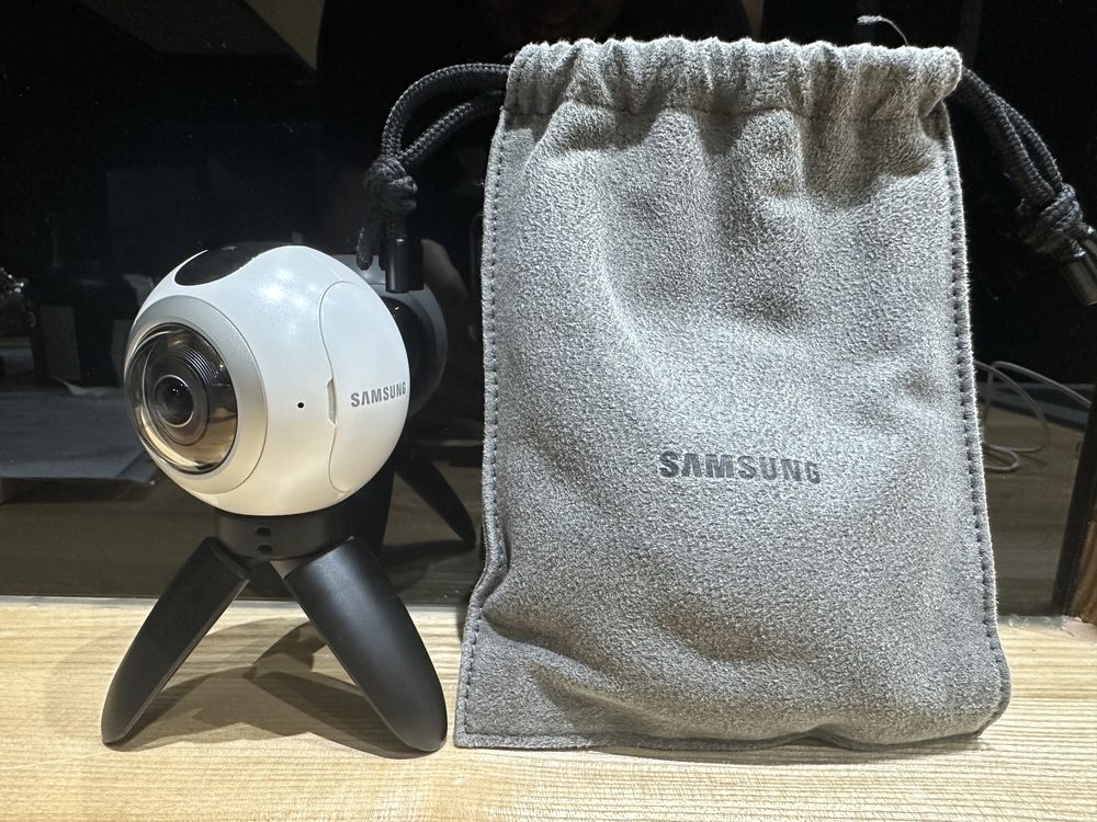 Kamera Samsung GEAR 360