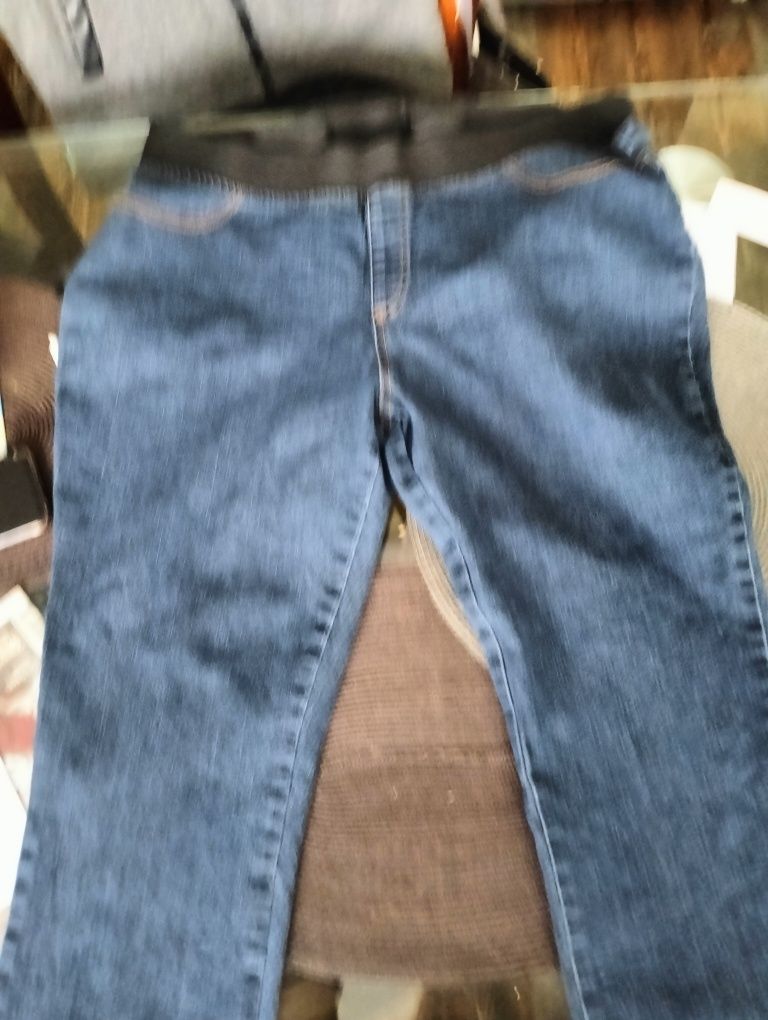Жіночі джинси на резинці